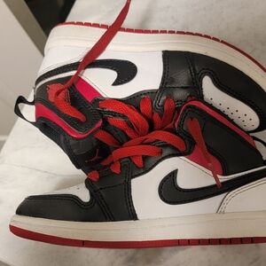 Jordan 1 Red black white size 11C